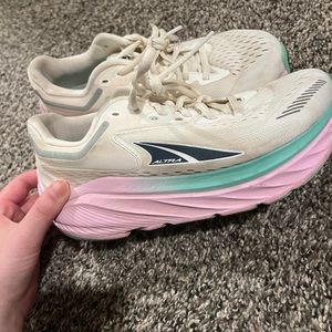 Altra via Olympus size 6.5